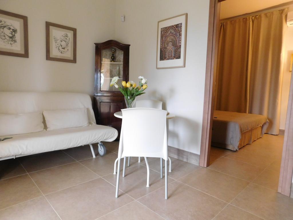 Alimede Apartman Santa Croce Camerina Kültér fotó